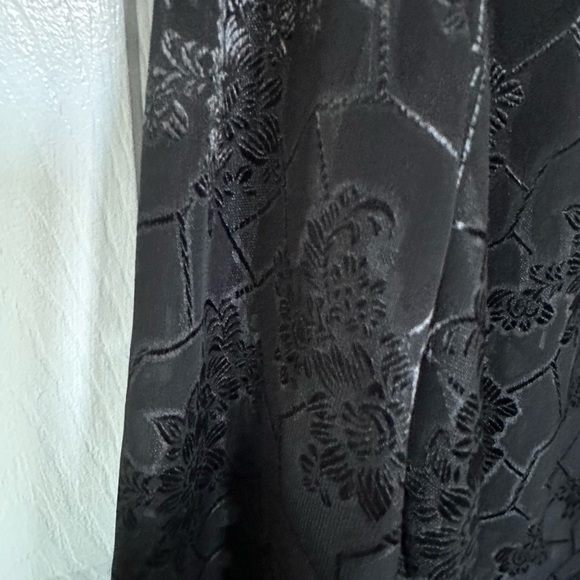 Black, sheer, patterned blouse - Picture 5 of 5